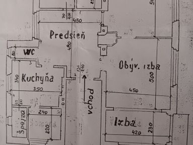 Predám veľký byt na 1, posch.v rodinnom dome v centre Trenčína