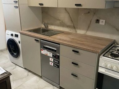 Prenájom: 3-izbový byt – Ľudovíta Fullu, Karlova Ves  Ponúkame na prenájom novozrekonštruo