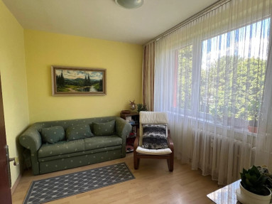   🌞 Priestranný a svetlý 4-izbový byt v pokojnej lokalite – Vranovská, Petržalka  Ponúkam