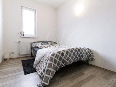 ✨ &Scaron;t&yacute;lov&eacute; b&yacute;vanie v srdci Star&eacute;ho Mesta &ndash; 2-izbov&yacute; byt pri Hviezdoslavovom n&aacute;mest&iacute; ✨ Hľad&aacute;