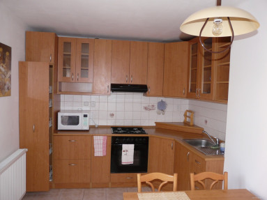 Slnečný 2-izbový byt na prenájom, Kvačalova, Bratislava II – Ružinov