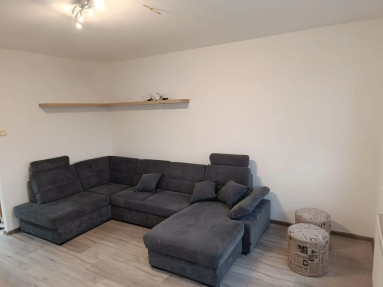 🏠 Prenájom 3-izbového bytu s loggiou na začiatku Petržalky – Šustekova ulica, Bratislava 