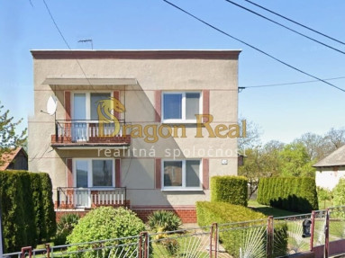 PREDAJ - Poschodový 5 izbový rodinný dom s letnou kuchynkou - ZÁHOR okr. Sobrance