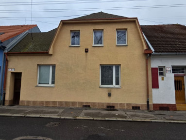 Viacgeneračný rodinný dom v centre Bratislavy s pozemkom 355 m², Hattalova 1057/5, k.ú. No