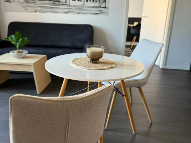 🏡 Prenájom moderného 2-izbového bytu – Žilinská ulica, centrum Bratislavy s výhľadom na H