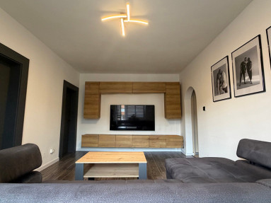 3- izb., Švermova ul. v BB blízko centra, rekonštrukcia, balkón, nový výťah