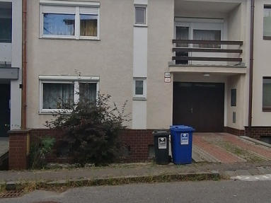 Priestranný 5-izbový radový rodinný dom s garážou a 3 lodžiami – Astrova ulica, Banská ...