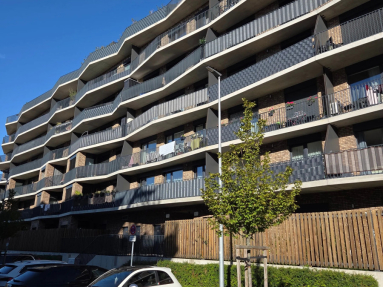  PRENÁJOM – Moderný 1,5-izbový byt s balkónom a klimatizáciou | Slnečnice, Fialová ulica, 