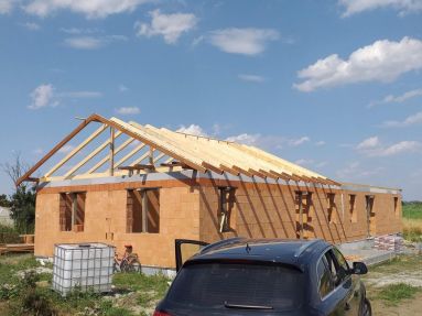 66245917_909394302727352_6299162953740451840_n