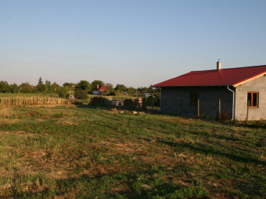 POZEMOK (21)