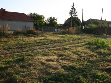 POZEMOK (3)