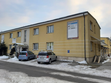 06_AB3_severo-západný pohľad_predná časť budovy_od hl.cesty_111111_192401