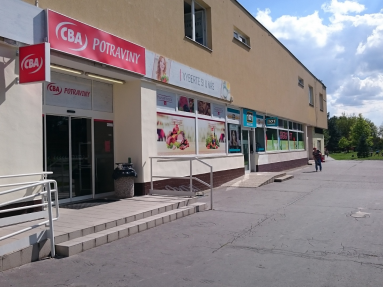 170712_HS117104_exteriér_SZ strana vstup do objektu