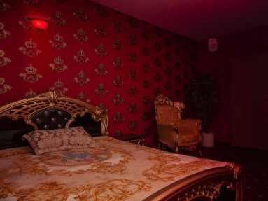 Babylon_night_club_cervena_izba