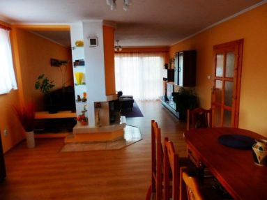 Z jedálne do obývacej izby