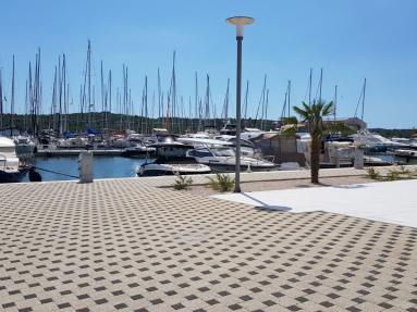Pristav a promenada